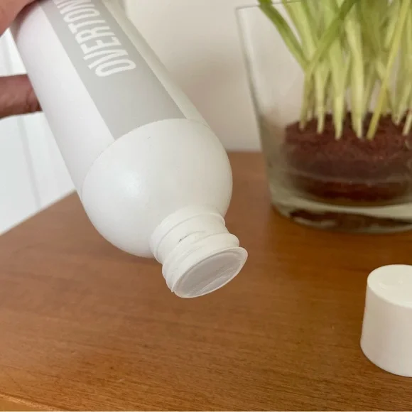 NWOT Overtone pastel silver daily conditioner - Picture 4 of 4